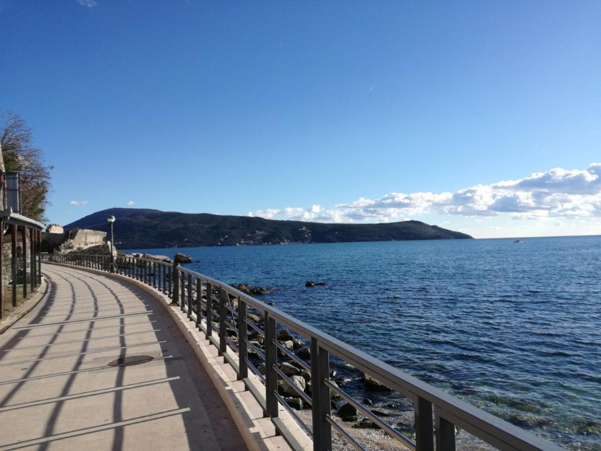 Apartments Ogurlic Herceg Novi Kamer foto